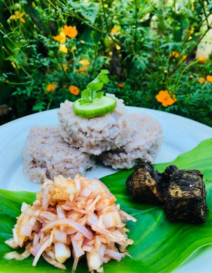 Bed and Breakfast Haus 35 Weligama Esterno foto